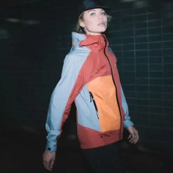 Vaagaa Light 3L Shell Jacket Women